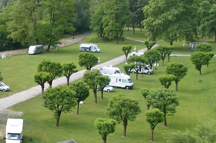 Camping Les Adoubes