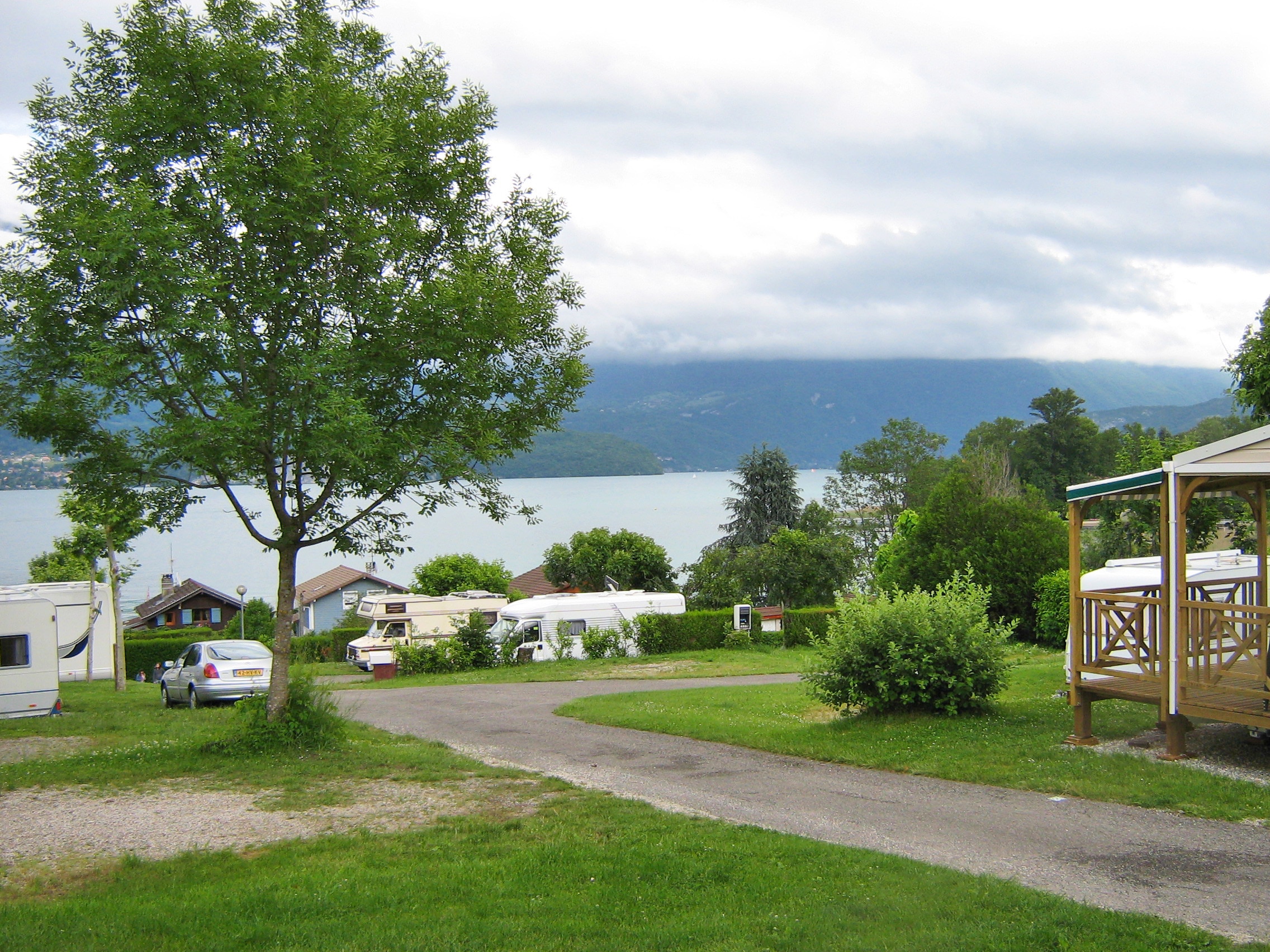 Camping au Coeur du Lac Onlycamp