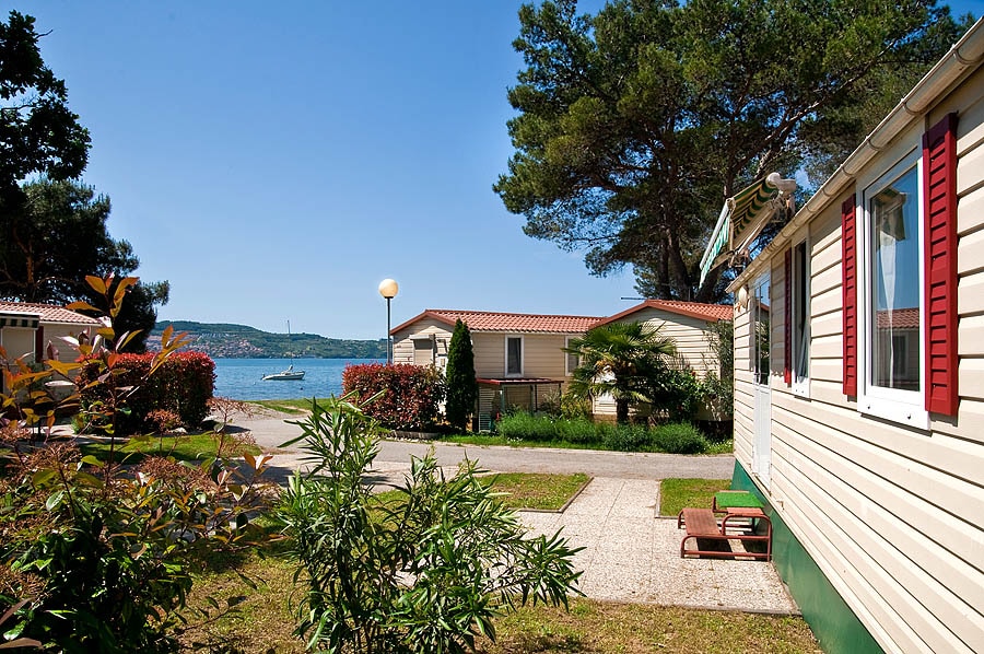Een blik op Camping Adria gelegen langs de Adriatische kust