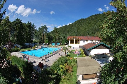 Schwimmbad Camp. Mössler