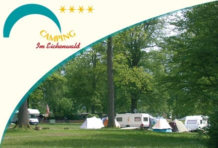 Camping im Eichenwald