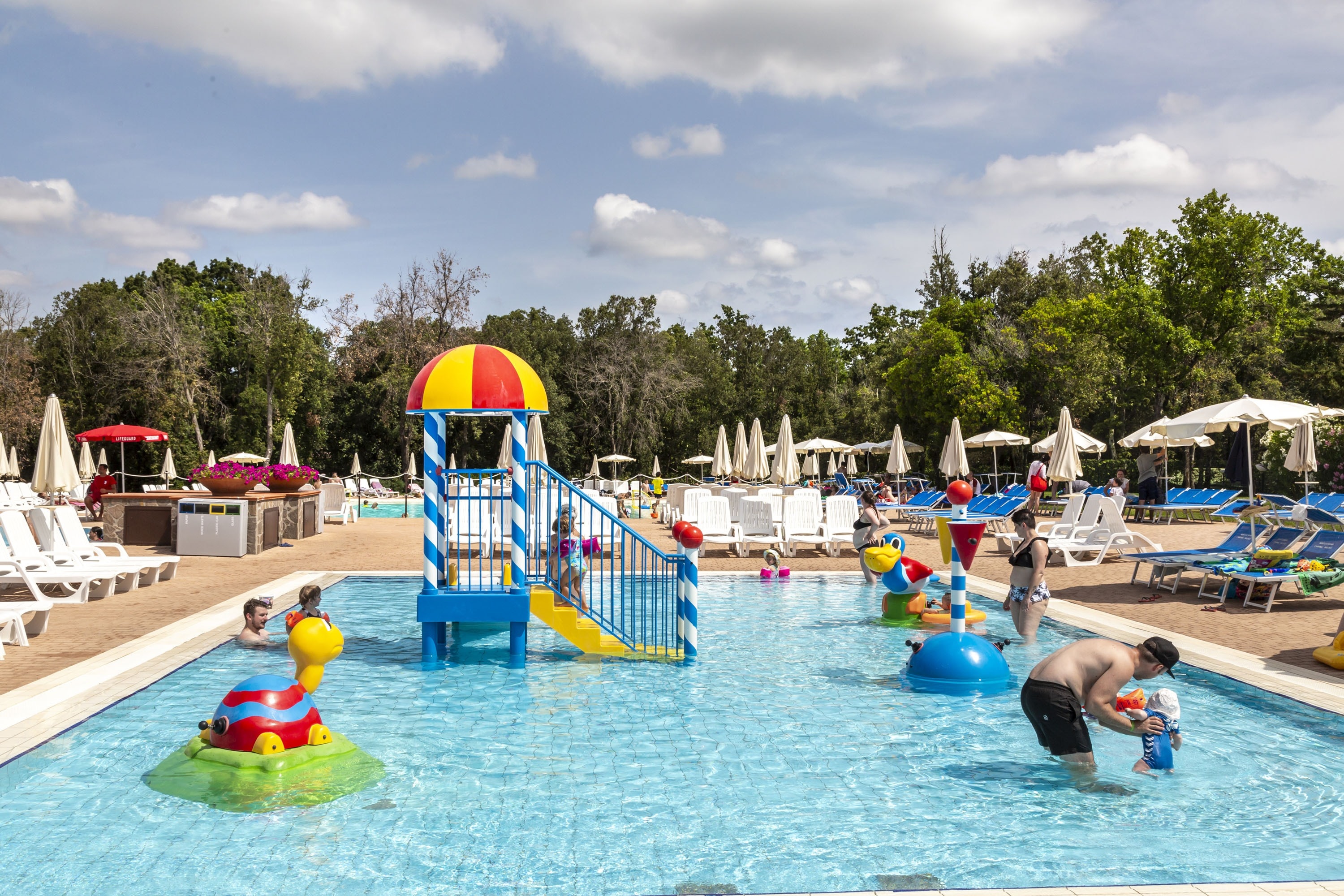 hu Montescudaio Village