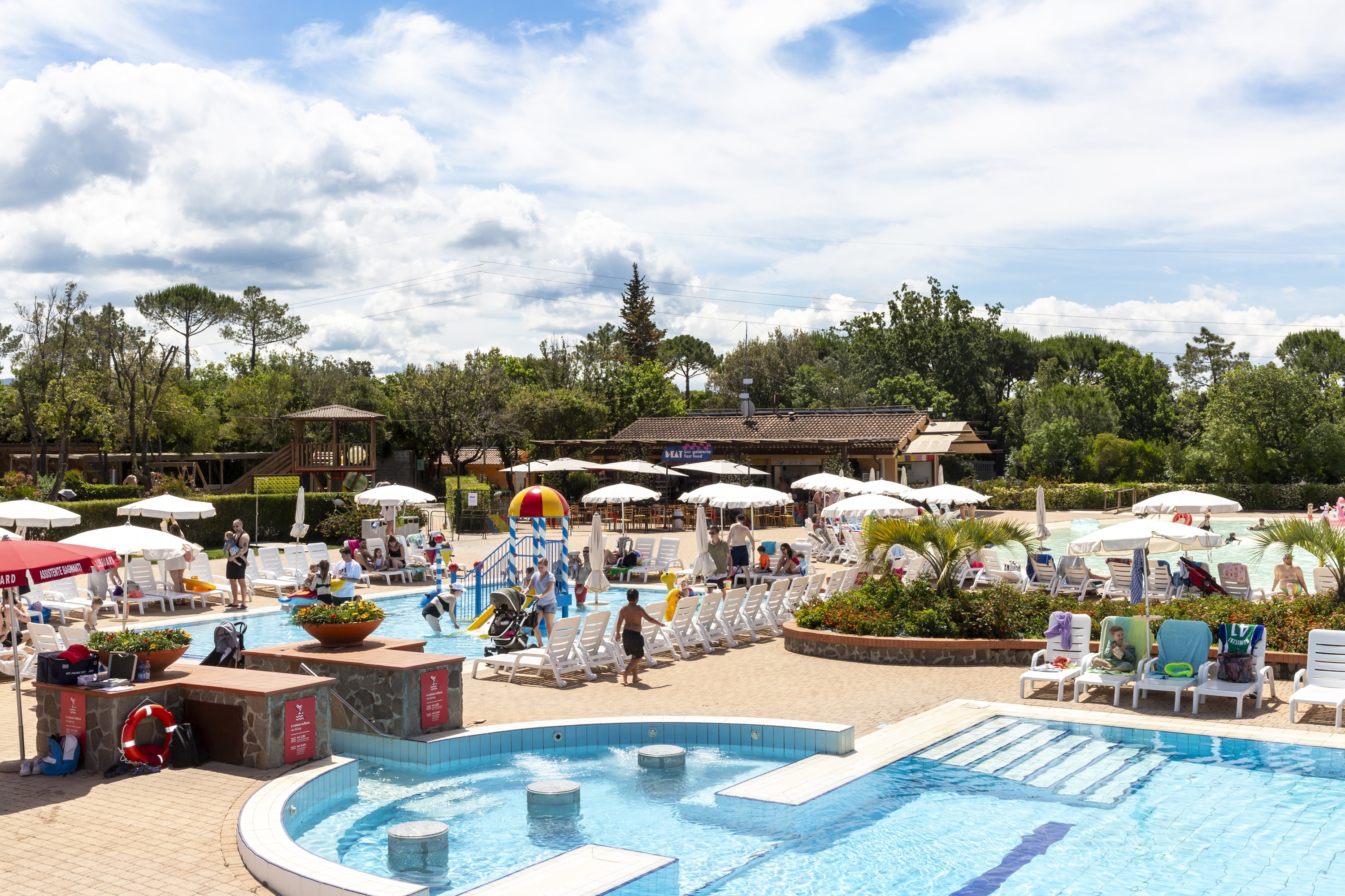 hu Montescudaio Village