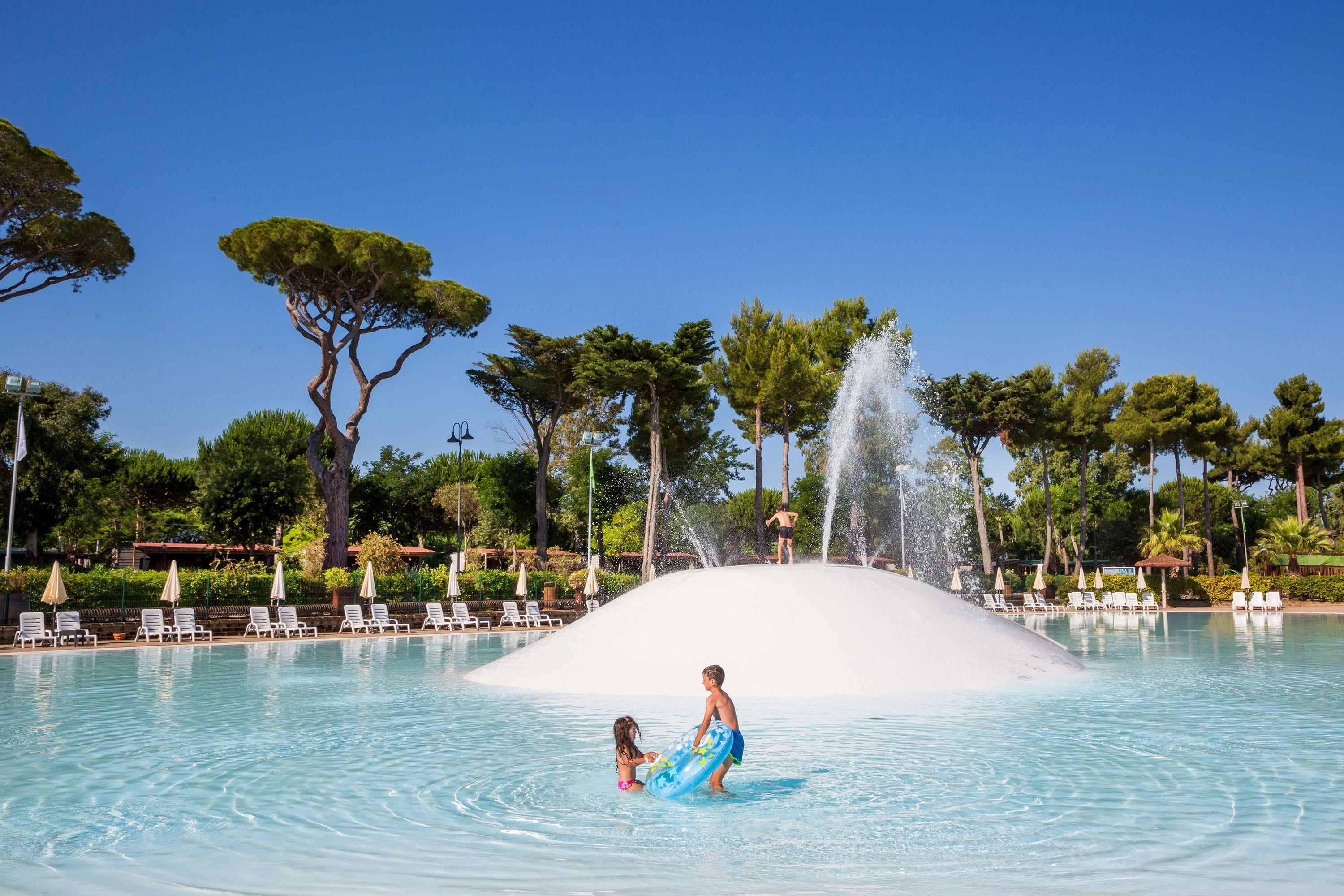 hu Park Albatros Village