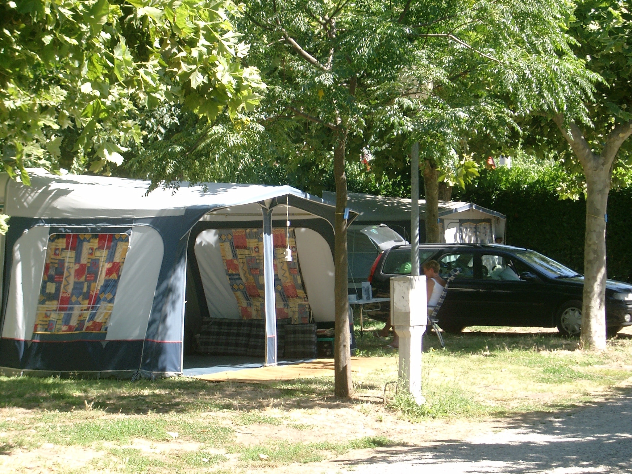 BLU Camping Holiday Garden