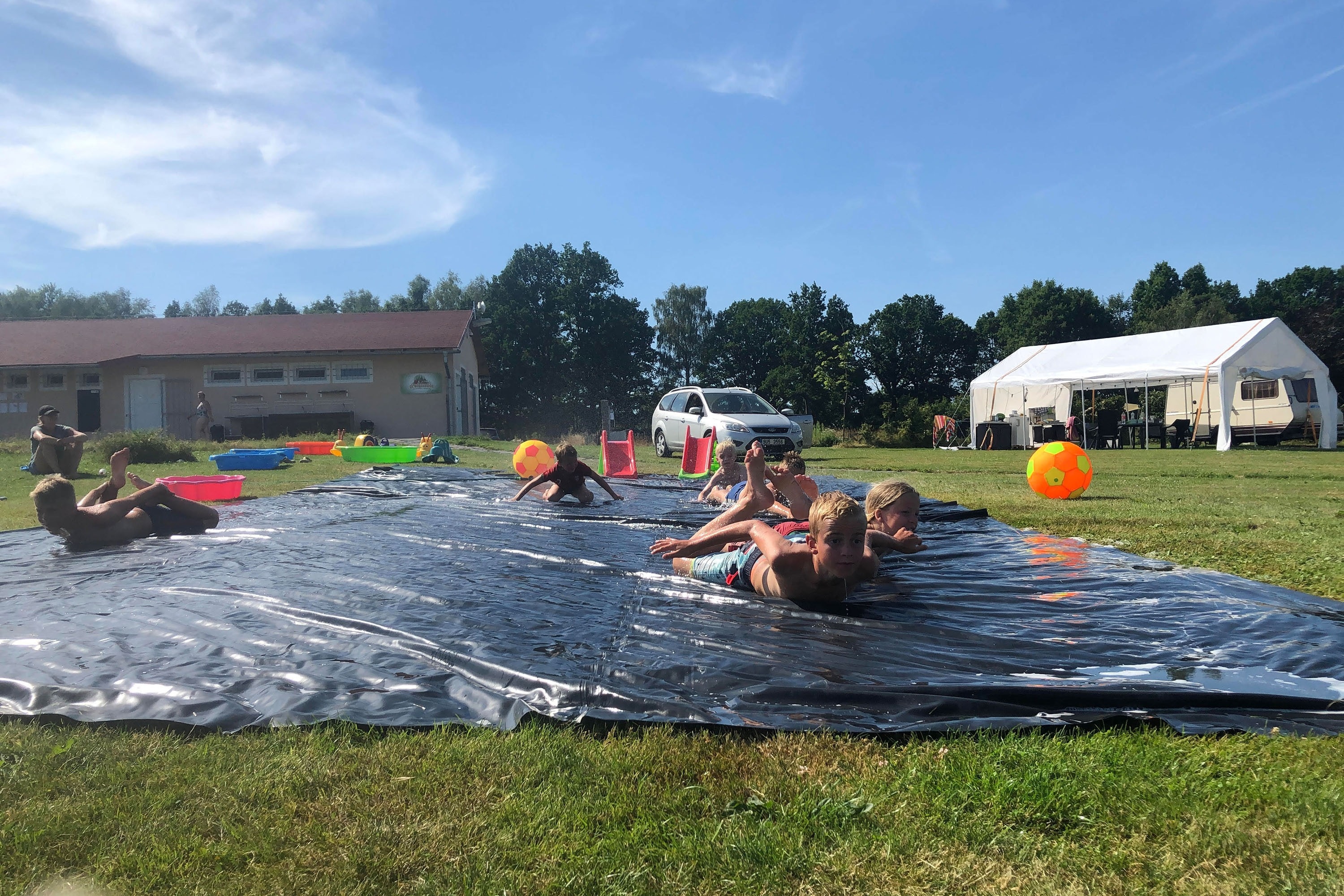 Camping De Regenboog / Kemp Sluknov