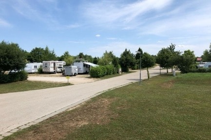 Vulkan Thermen Resort es Camping