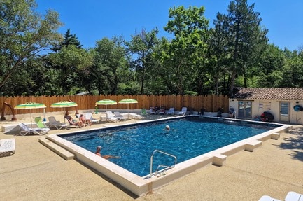 Flower Camping Les Rives de l'Aygues