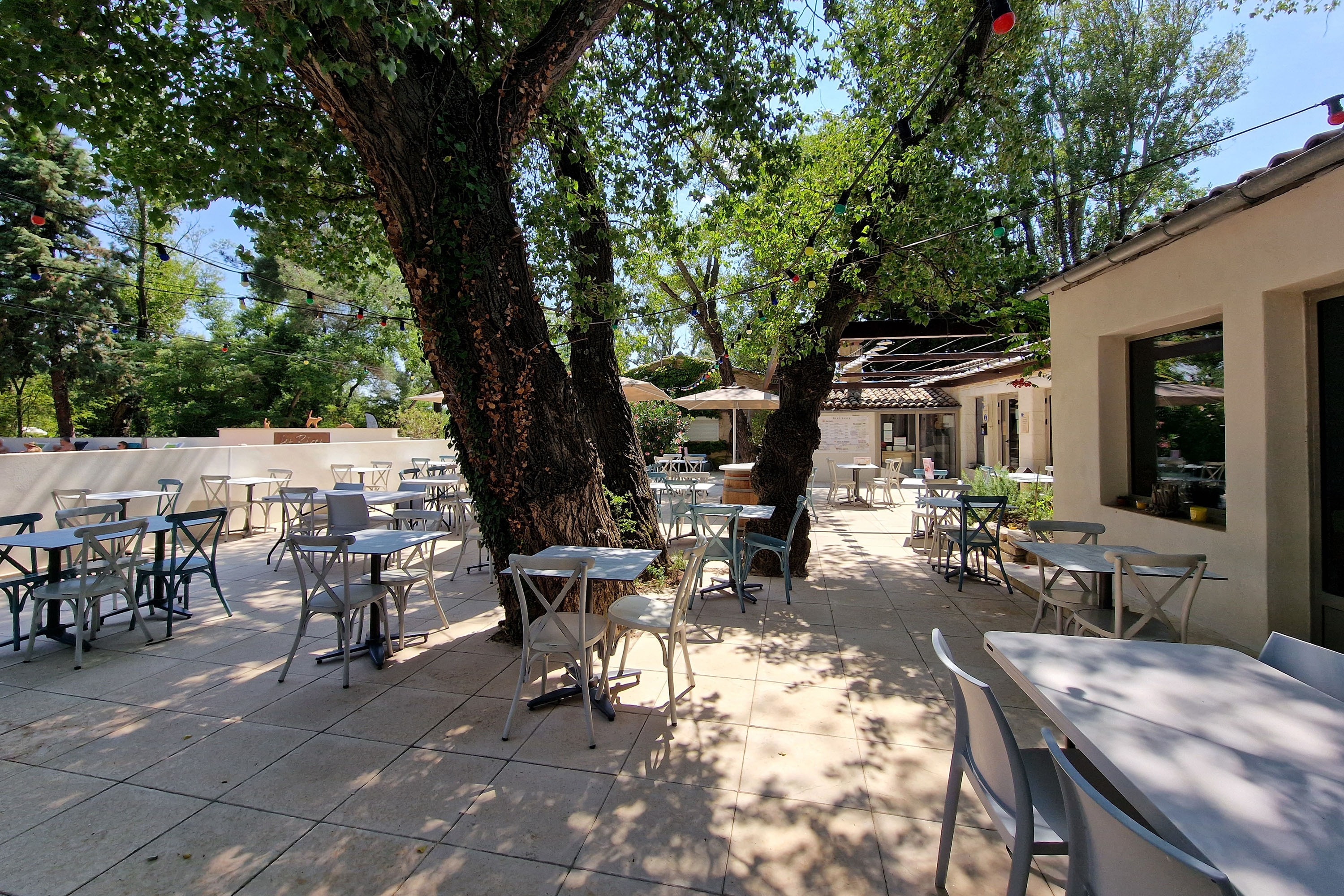 Flower Camping Les Rives de l'Aygues