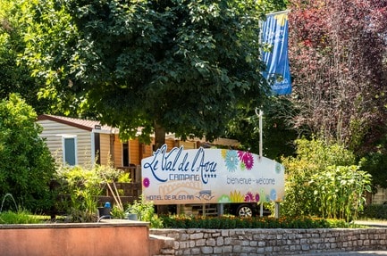 Flower Camping Le Val de l&#039;Arre