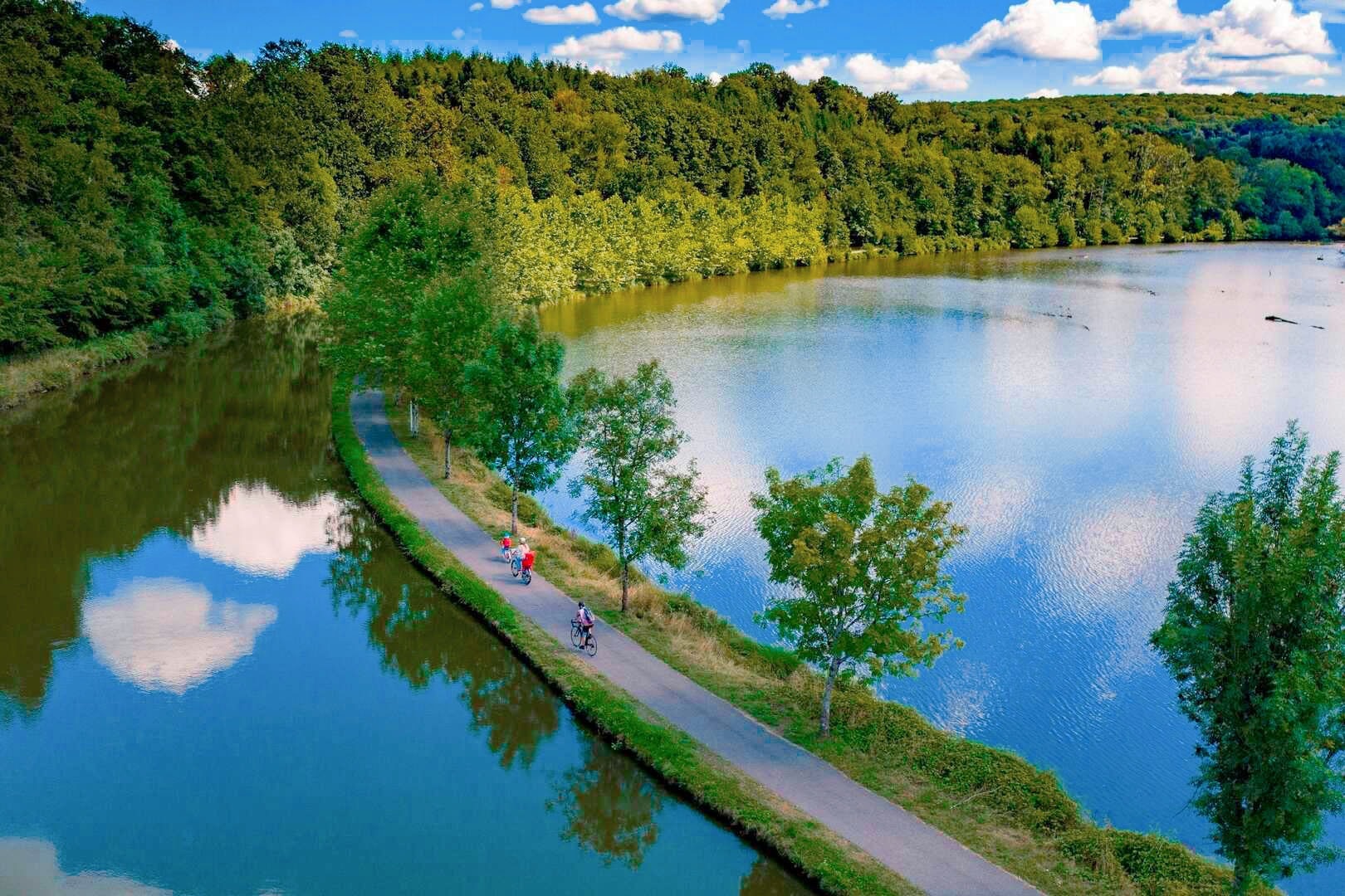 Camping L'île aux mille Charmes