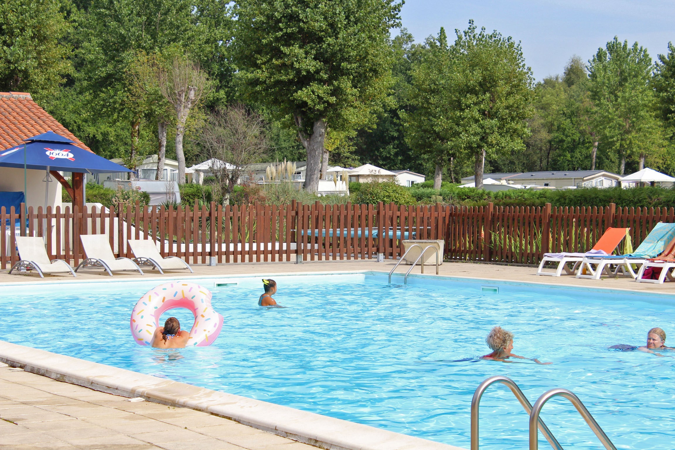 Camping L'Etang Bleu.