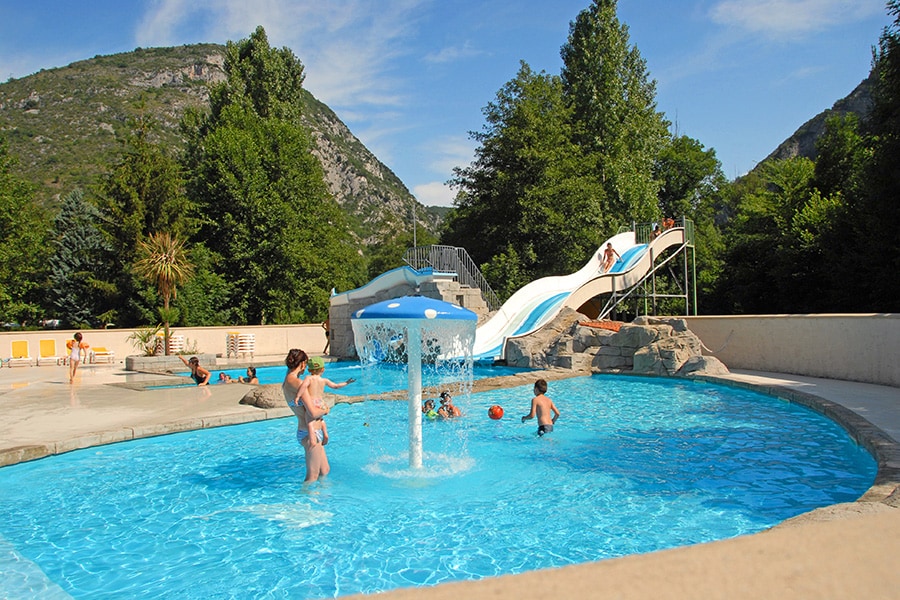 Camping Des Grottes.