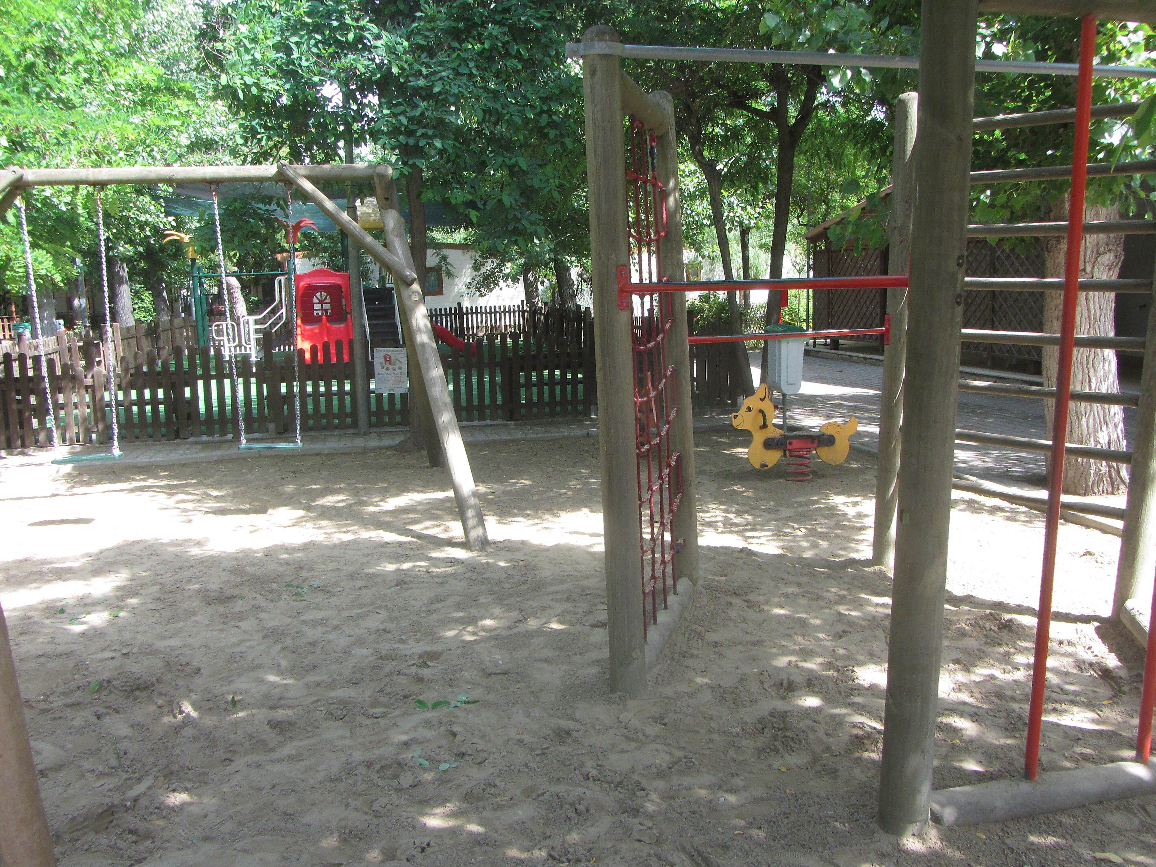 Pineto Beach Village & Camping