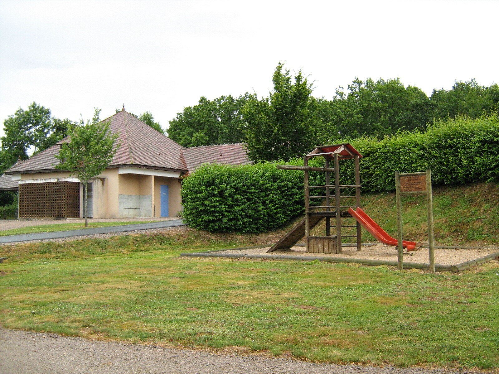 Flower Camping Le Val Vert en Berry