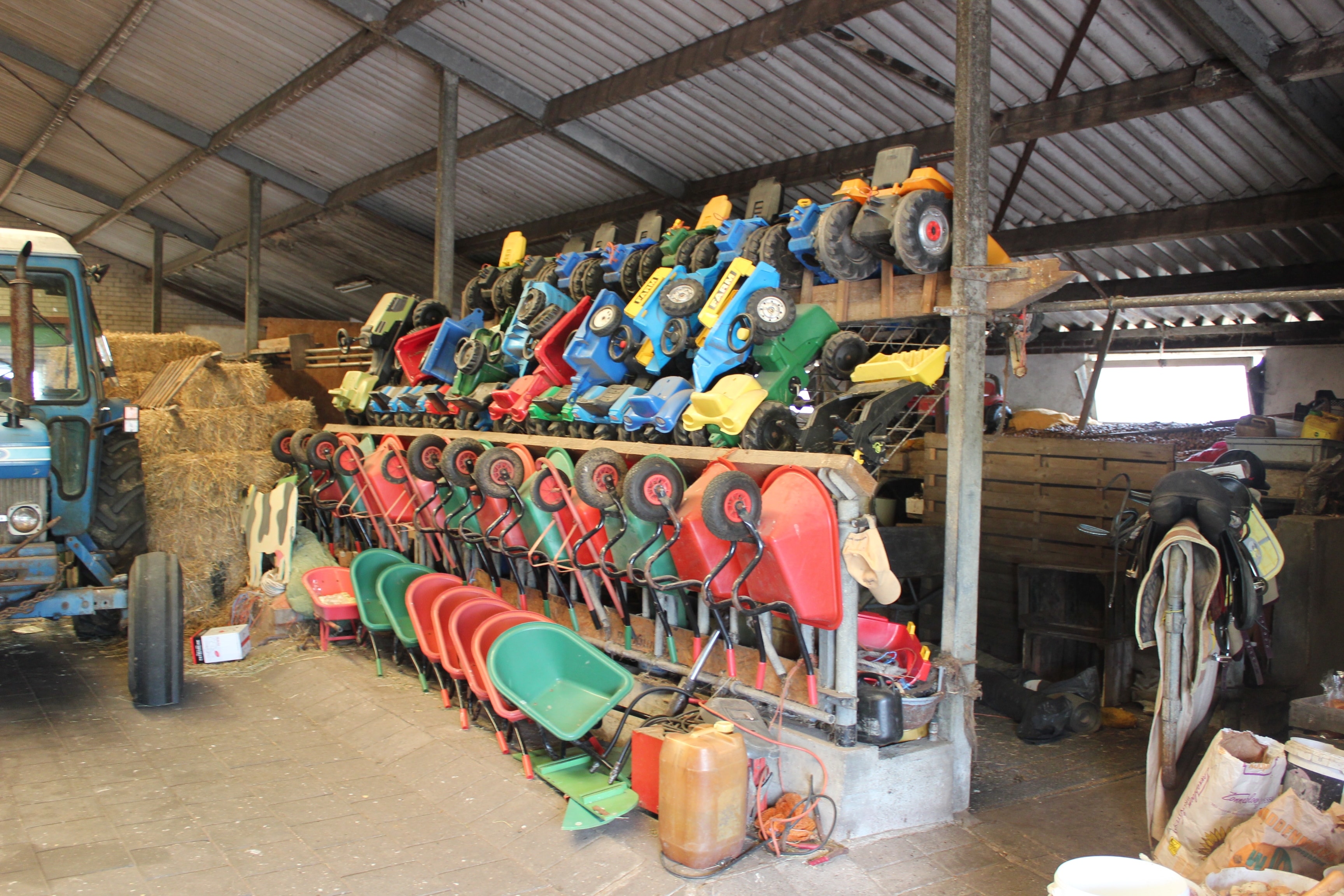 Recreatie- & Hertenboerderij De Weerd