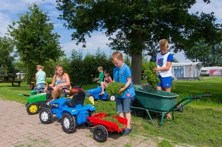 Recreatie- & Hertenboerderij De Weerd