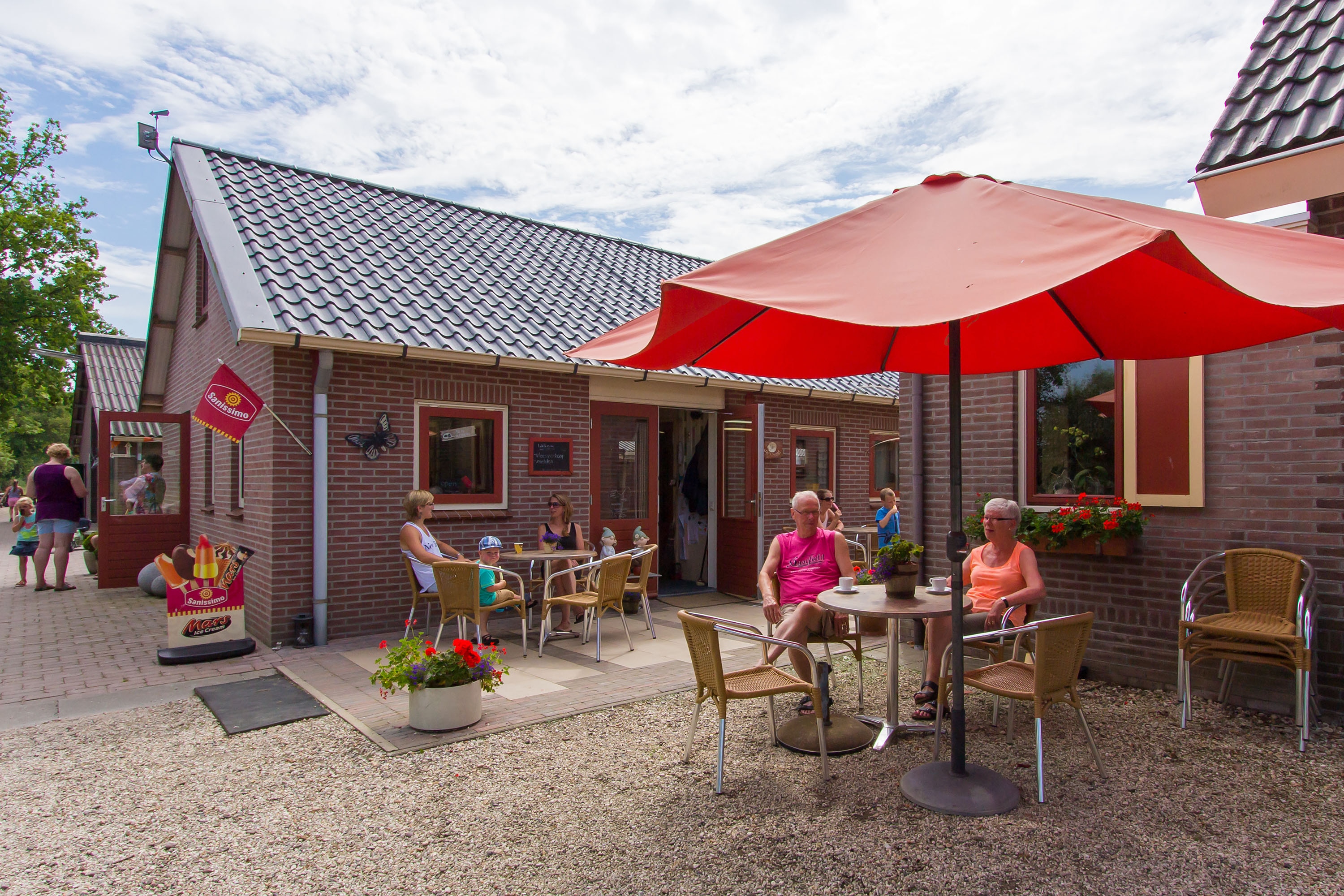 Recreatie- & Hertenboerderij De Weerd