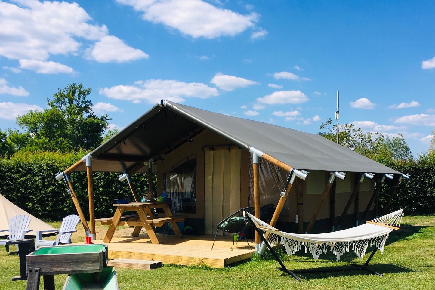 Recreatie- & Hertenboerderij De Weerd