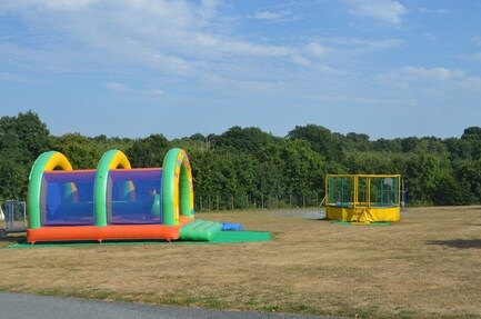 Camping Les Logis de l'Oumois