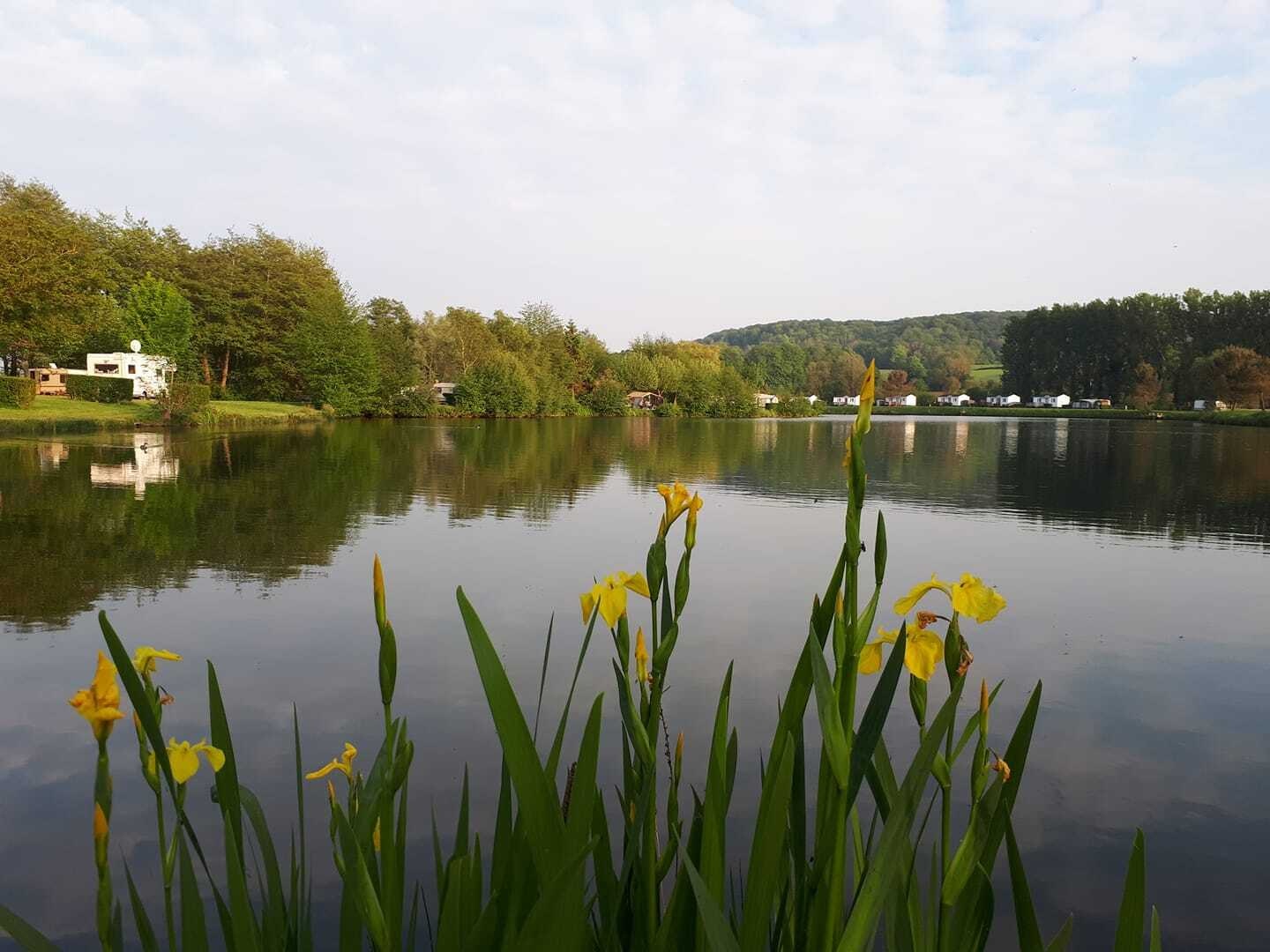 Flower Camping Les Deux Rivières Sasu L'étoile