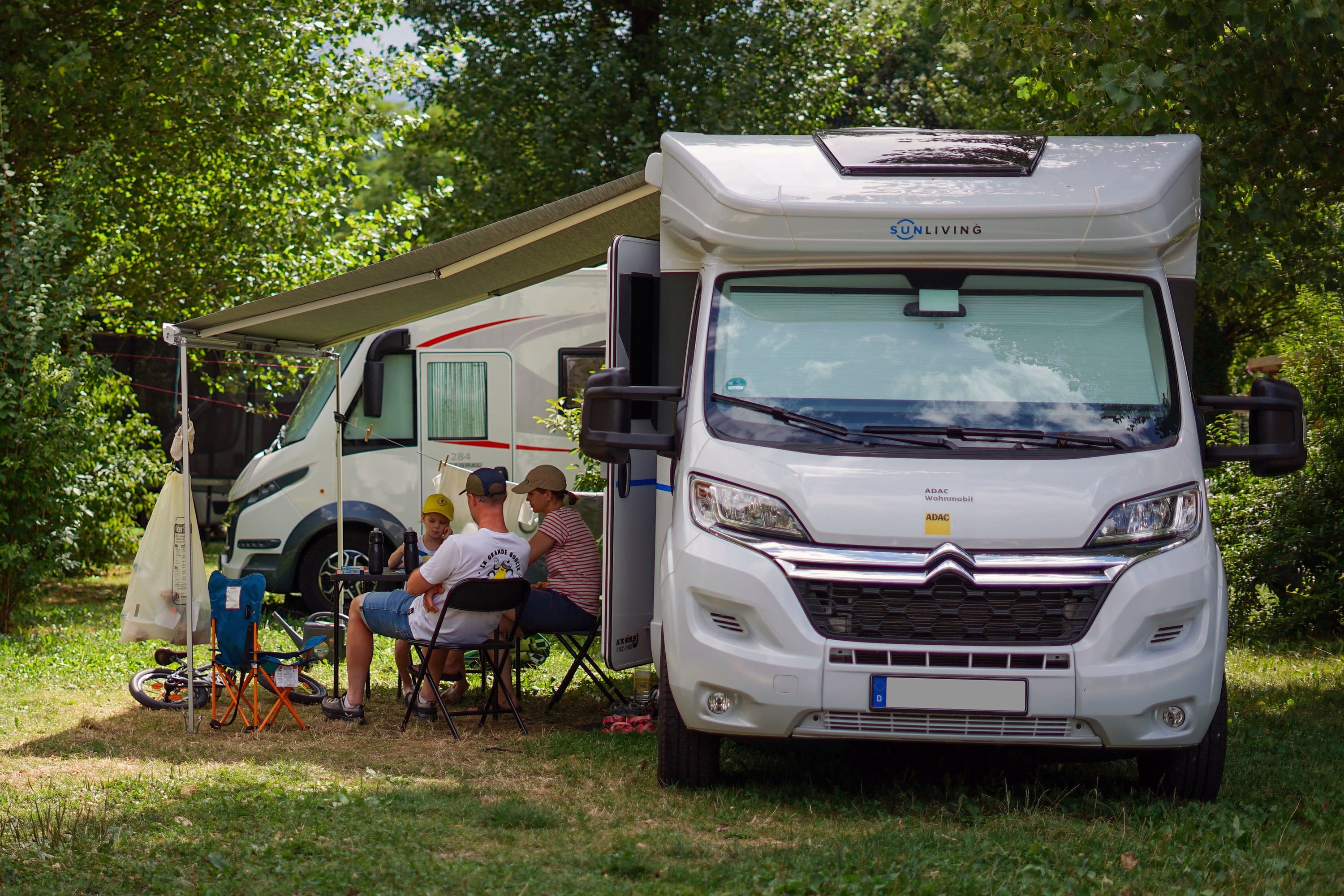 Camping Les Adoubes Onlycamp