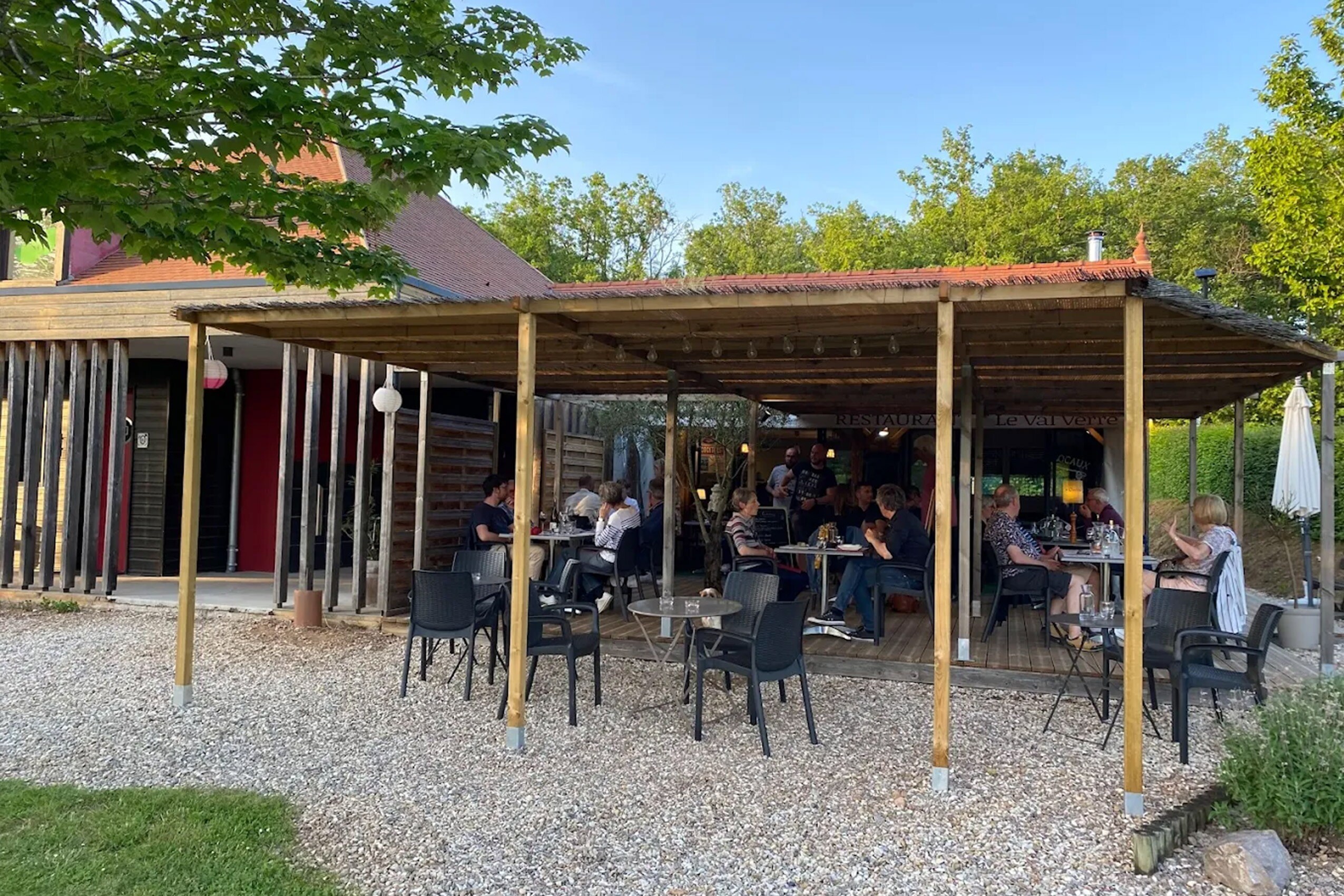 Flower Camping Le Val Vert en Berry